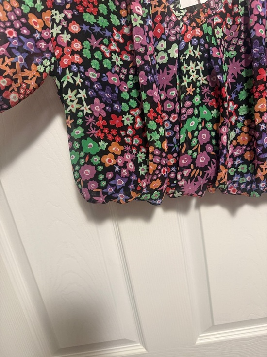 Zara Black Multicolor Floral Ruffle-Cuff Cropped Blouse - Picture 6 of 7